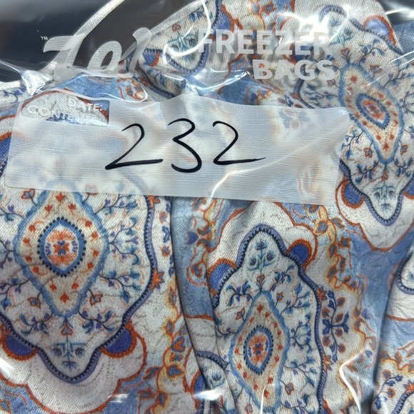 A COLLECTION White Blouse with Colorful Floral Design size m - Picture 16 of 16